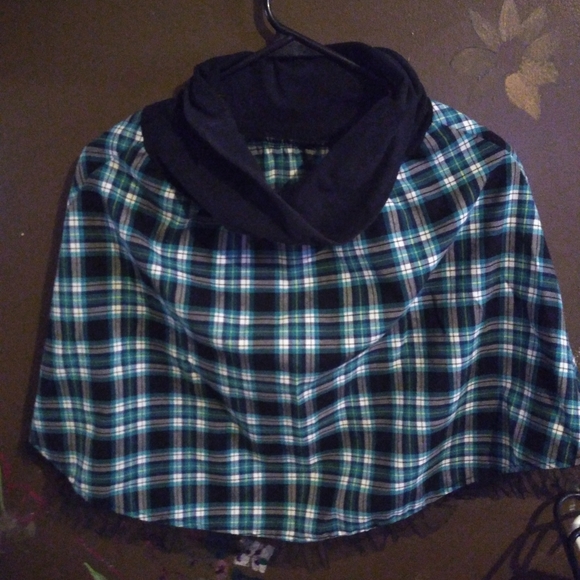 Juniors green skirt - Picture 2 of 2